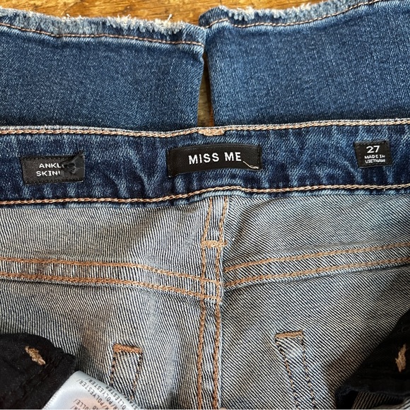 MISS ME Ankle Skinny Embroidered Medium Wash Distressed size 27 Jeans - Picture 10 of 16